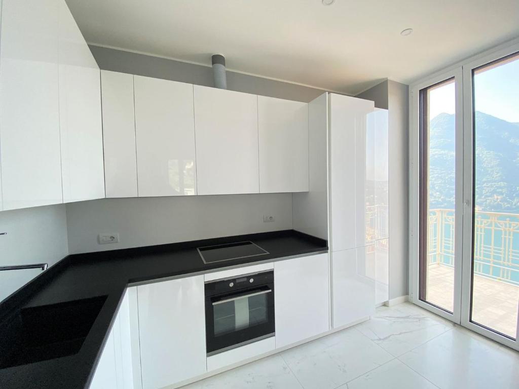 Kuchyň nebo kuchyňský kout v ubytování Villa Nova apartment in Moltrasio – Lake Como