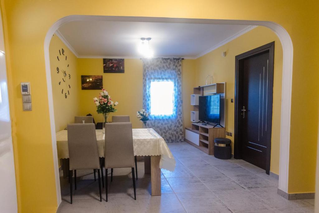 TV a/nebo společenská místnost v ubytování The Garden House