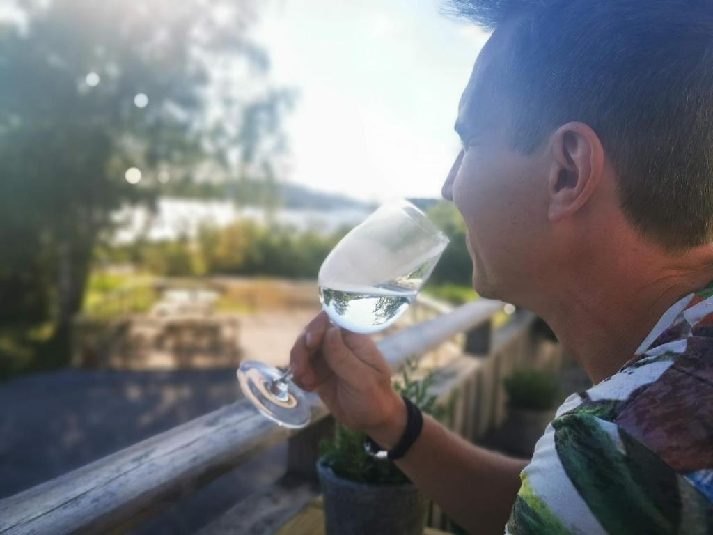 Nápoje v ubytování Surfviken Glamping and B&B