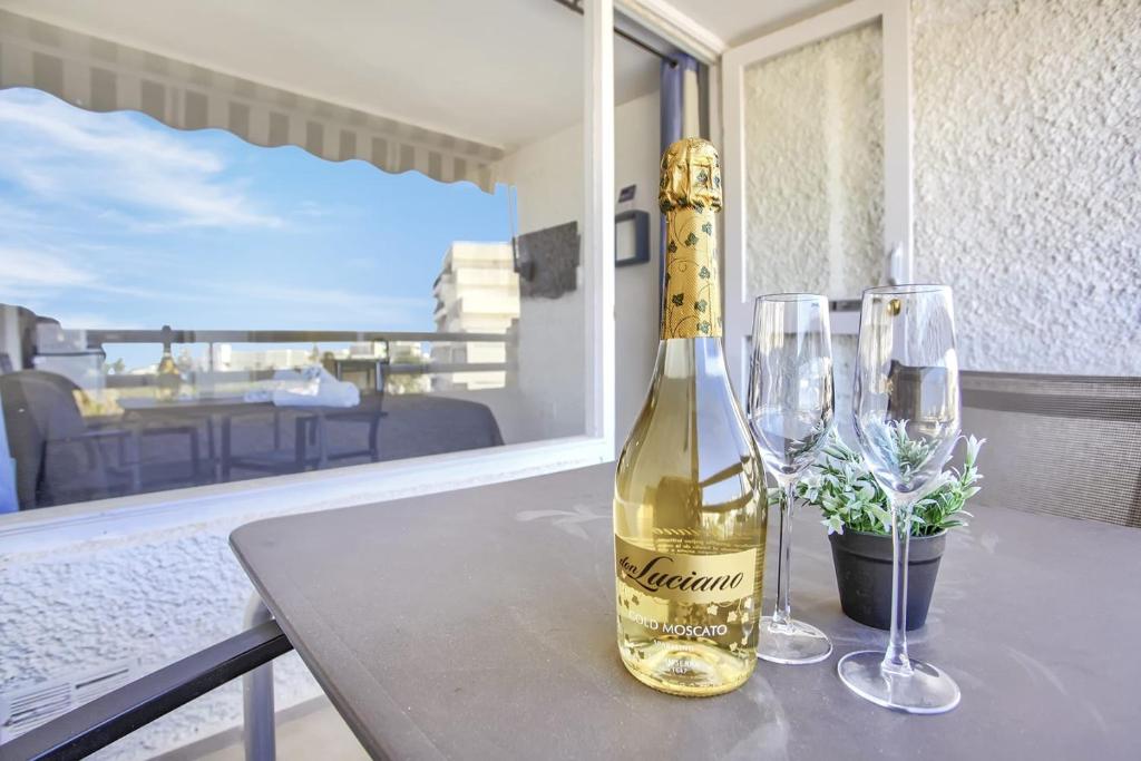Studio with sea view in Borinquen italokat is kínál
