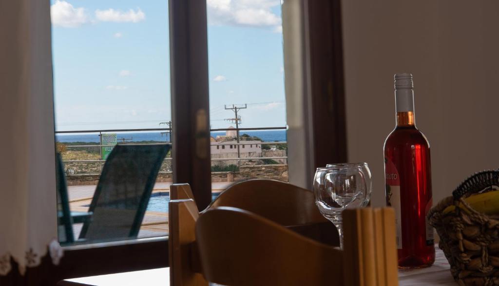 Nápoje v ubytování Nireides villas 'TOP DESTINATION'