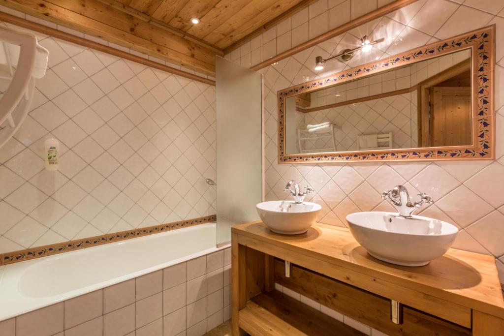 Koupelna v ubytování Chalet Hôtel des 2 Gares & SPA