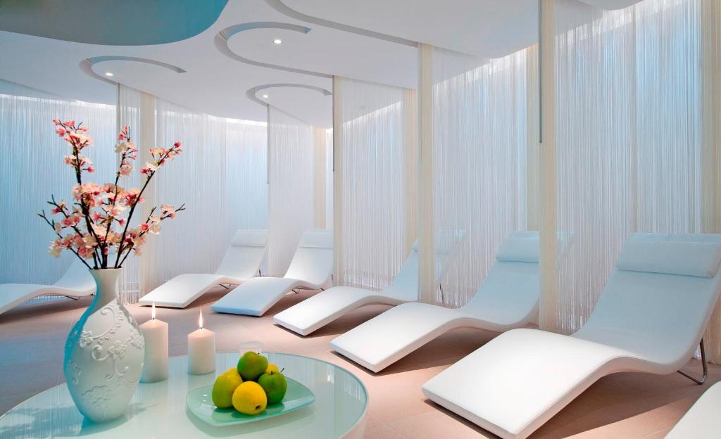 Posezení v ubytování Porto Platanias Beach Resort & Spa