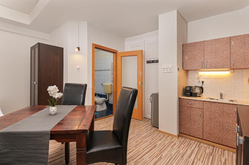 Világóra Apartman - One-Bedroom Apartment