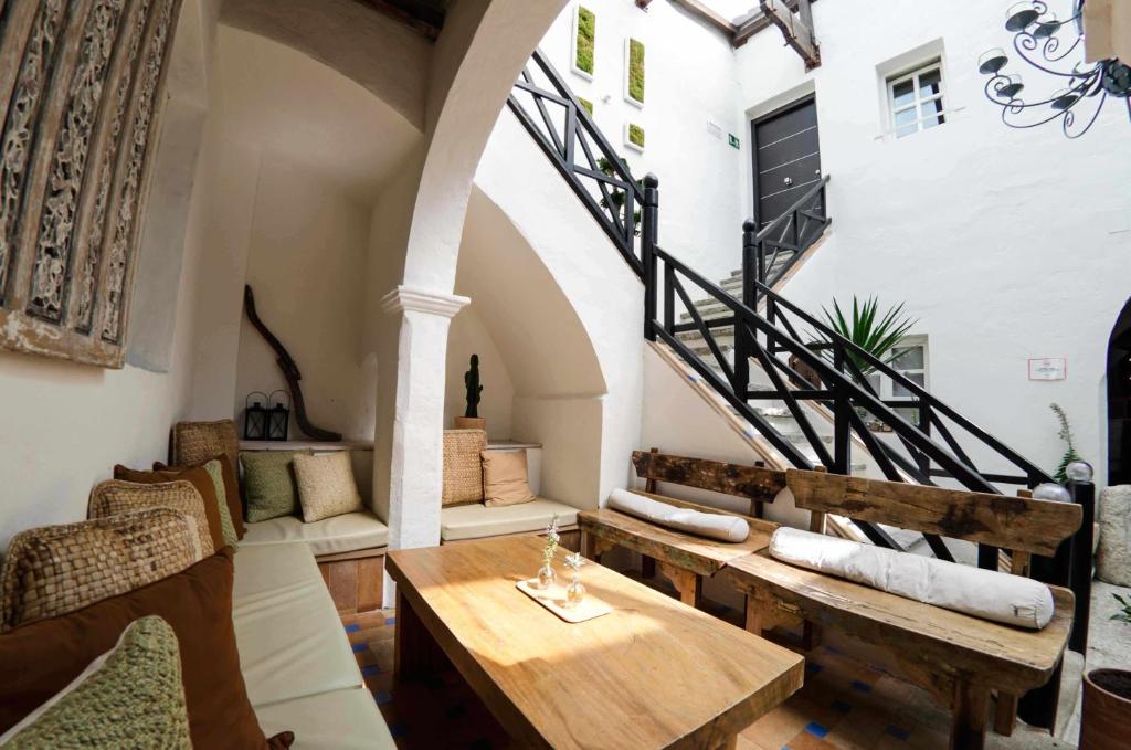 A seating area at Silos19 Suites