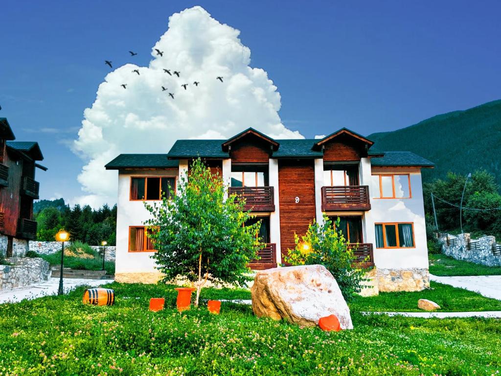 Nespecifikovaný výhled na hory nebo výhled na hory při pohledu z hotelu