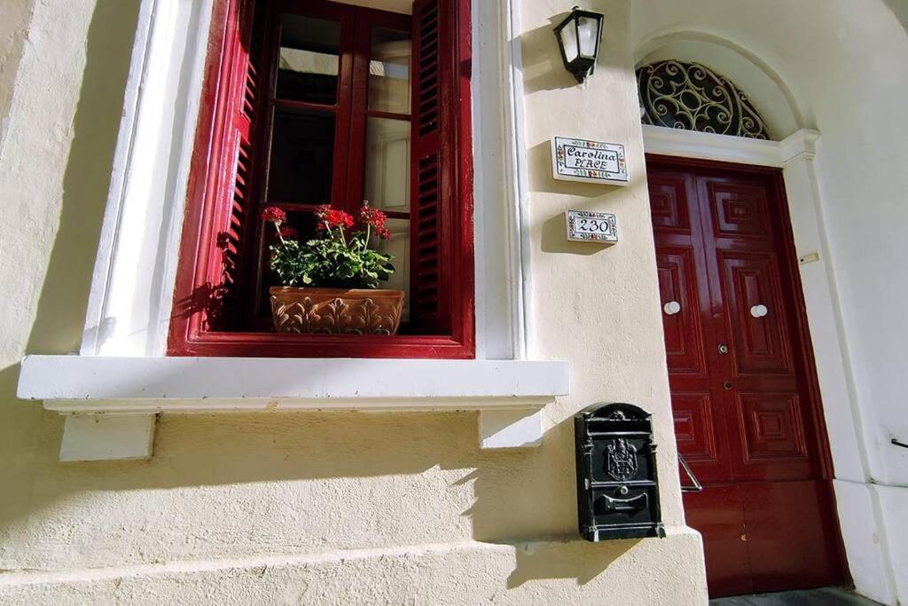 Fațada sau intrarea în LA88 Bijou Boutique