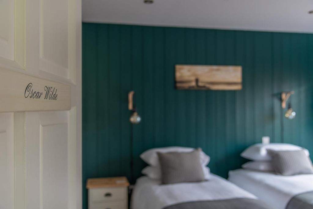 Postel nebo postele na pokoji v ubytování Doolin View B&B