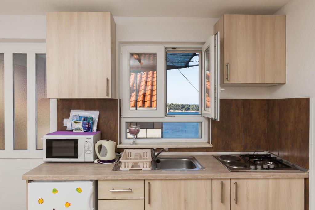 Apartments Lovro - 11