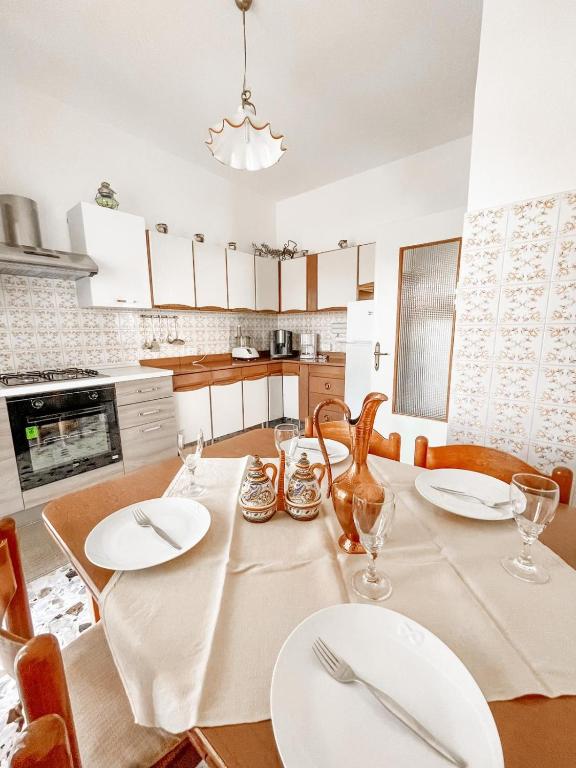 A kitchen or kitchenette at Casa Vacanze Annarita
