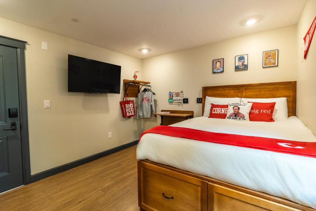 Postel nebo postele na pokoji v ubytování The Dorm Hotel