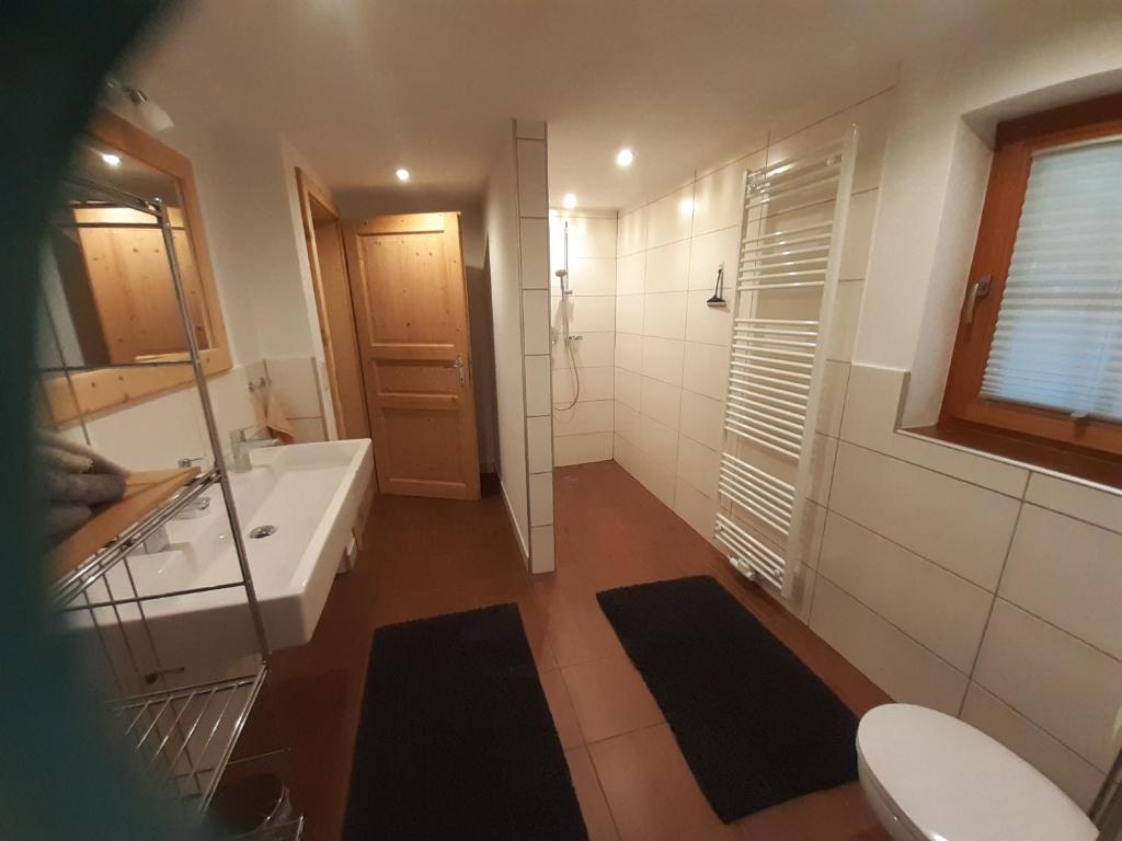 Koupelna v ubytování Haus Elfriede