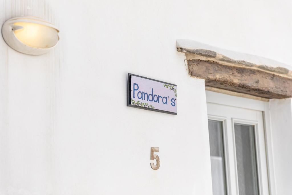 Certifikát, ocenenie alebo iný dokument vystavený v ubytovaní Pandoras Home - Old Town Naxos