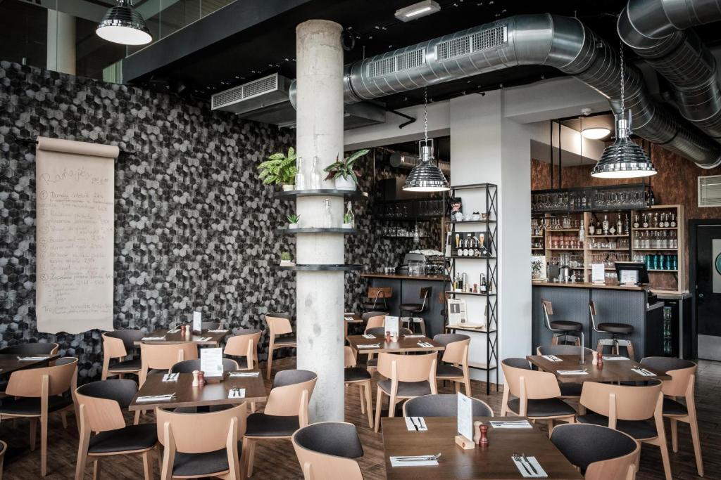 Lounge nebo bar v ubytování Hotel HENDI CENTRUM