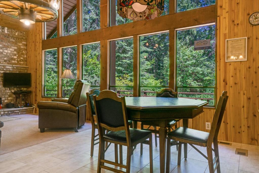 Posezení v ubytování Yakima River Cabin