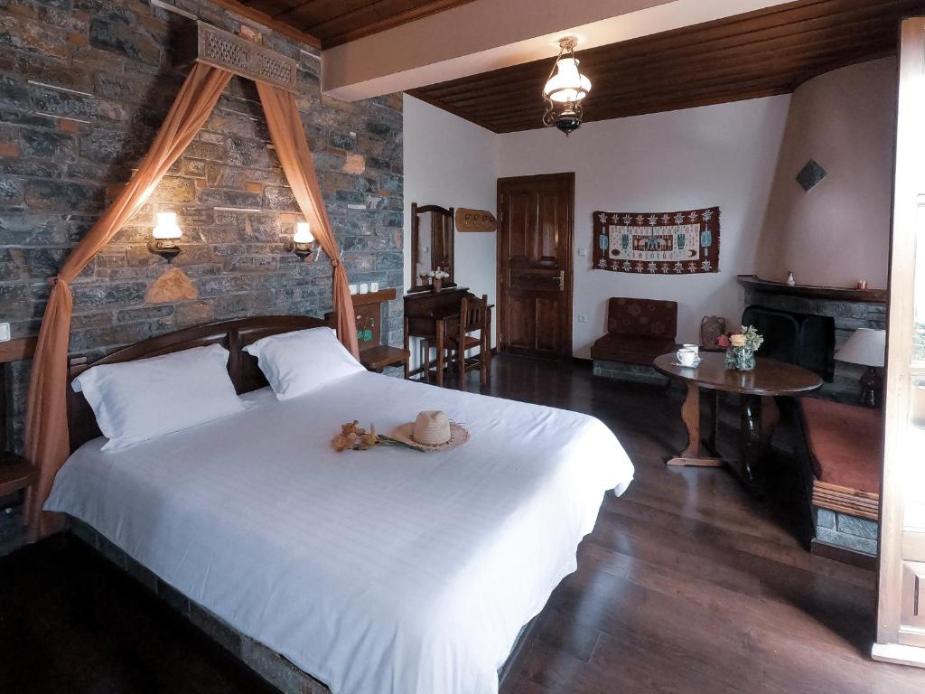 Amalthia Traditional Guesthouse - 14