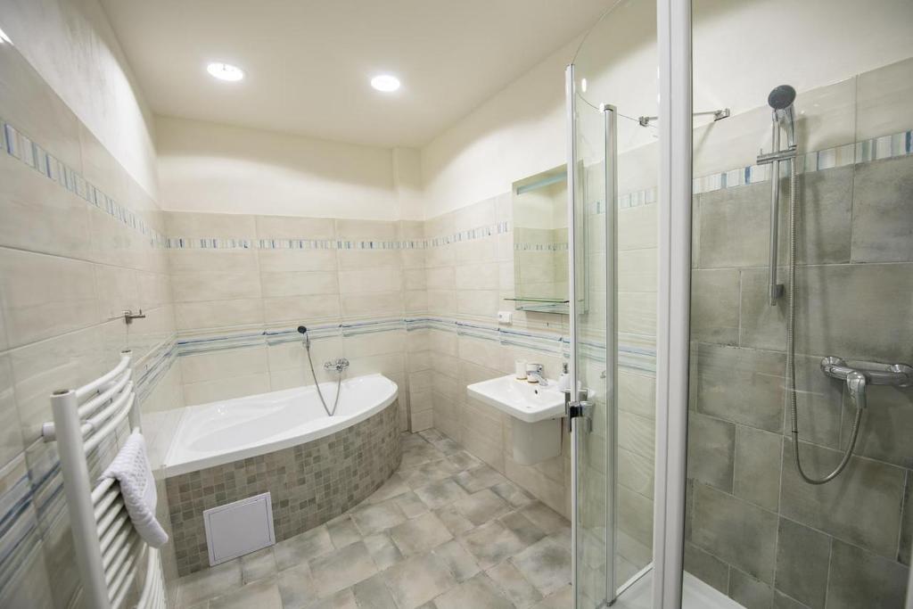 Koupelna v ubytování Hotel Berounka