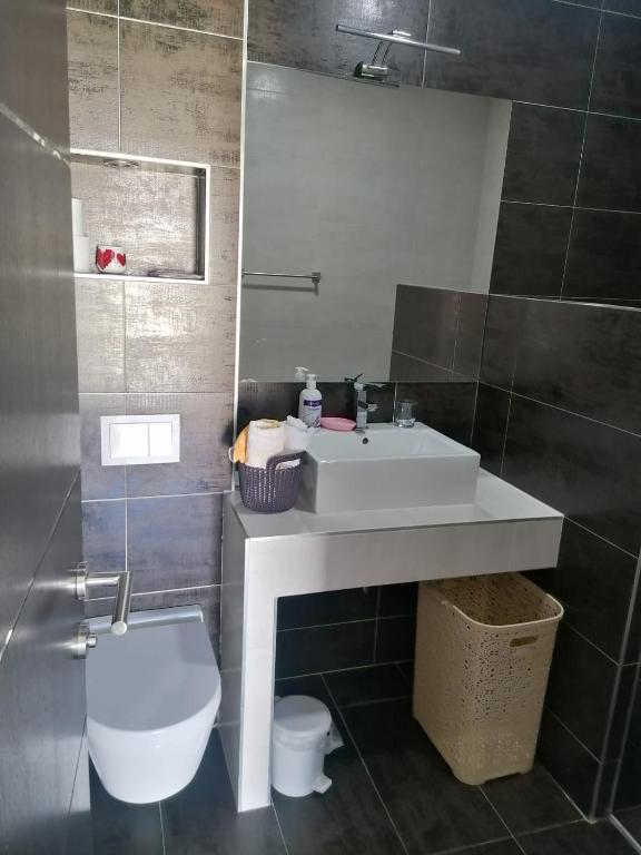 Fotografia z galérie ubytovania Apartmani u Kaštelima v destinácii Kaštela