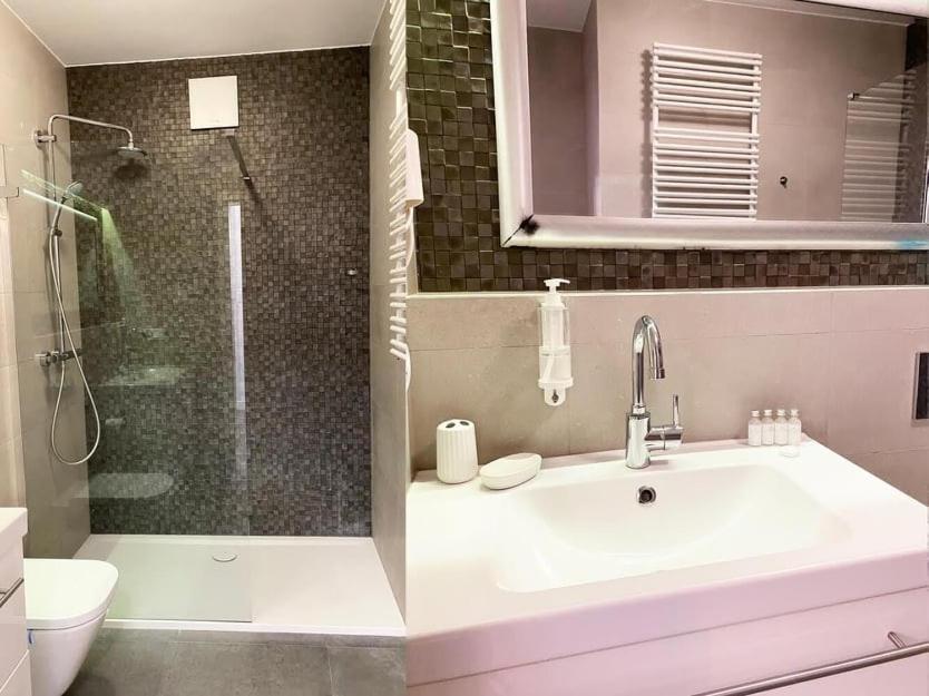 Kúpeľňa v ubytovaní APARTAMENT AURA TORUŃSKA 15