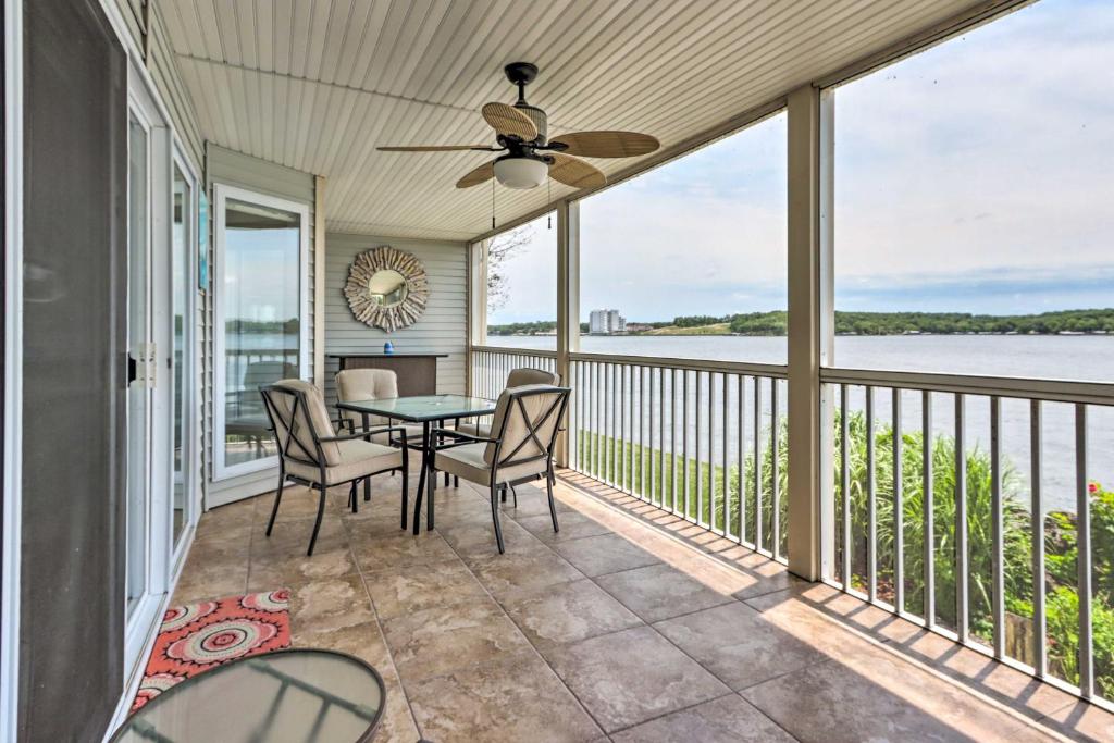 Condo with Boat Slip on Lake of the Ozarks!, Four Seasons (updated