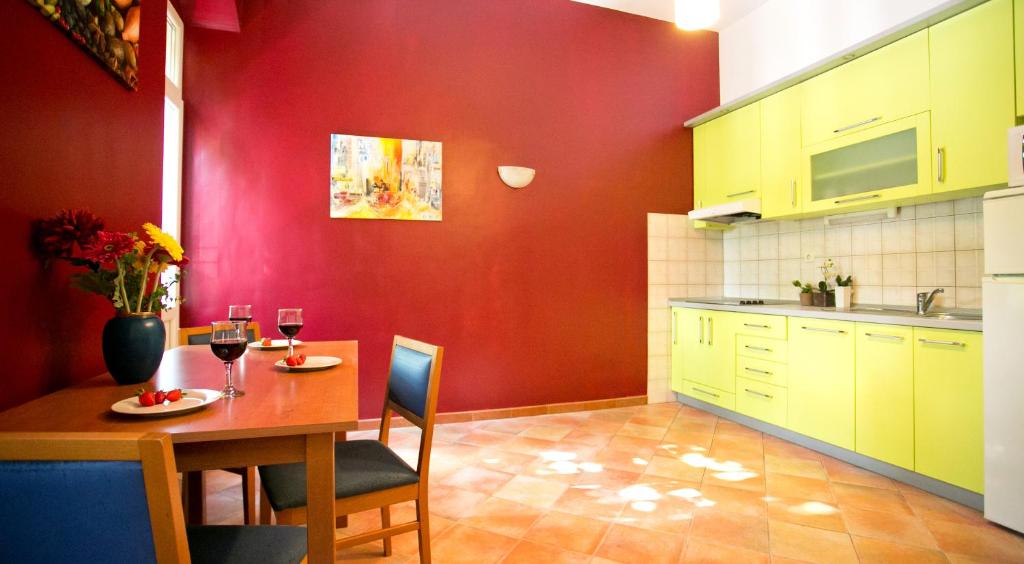 Kuchyňa alebo kuchynka v ubytovaní Epicenter Apartments Split
