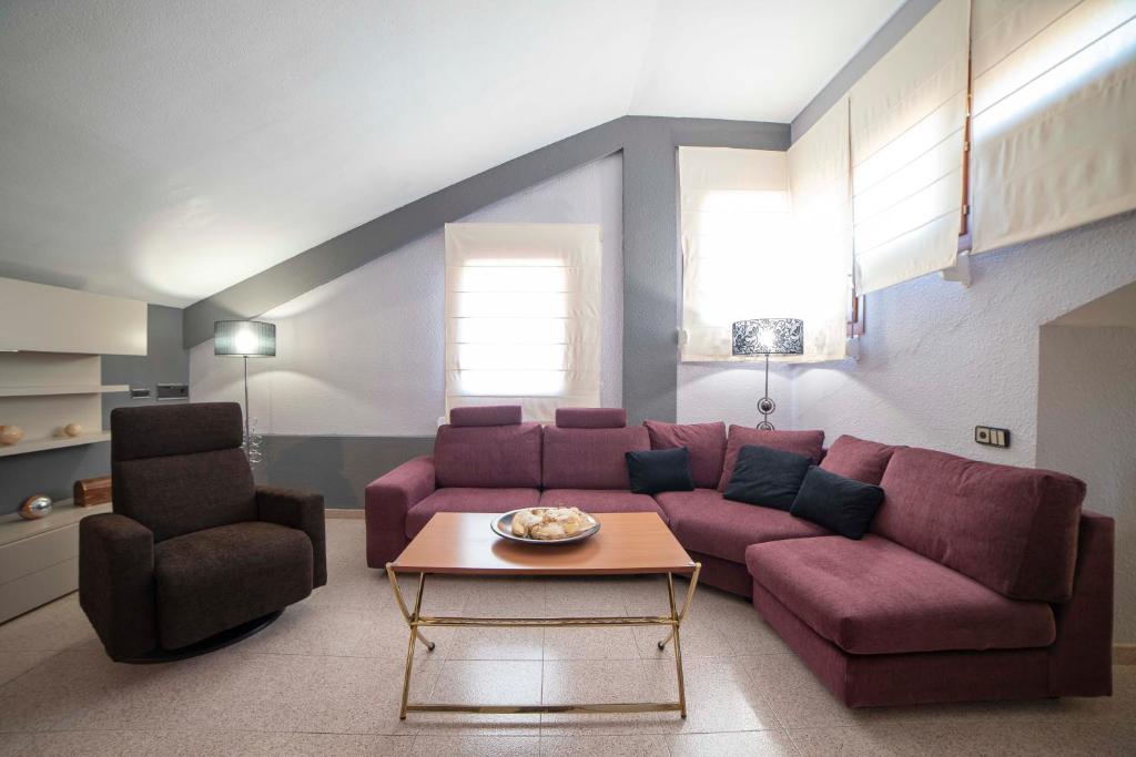 A seating area at TurJalon - Apartamentos