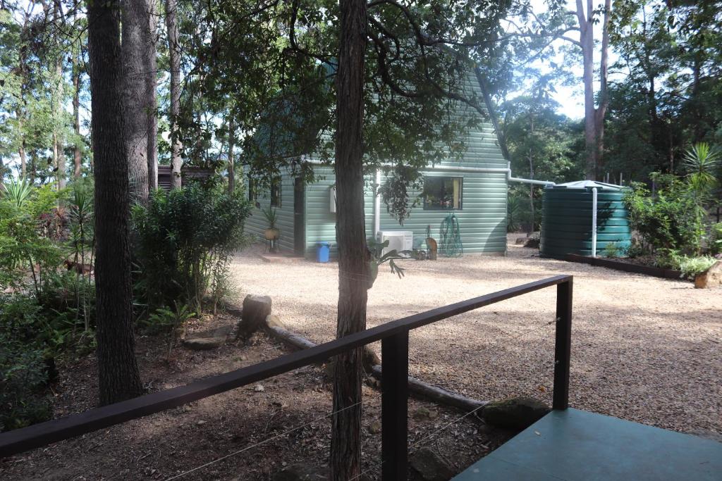 Zahrada ubytování LAKE VIEW CHALET Australia Zoo close by
