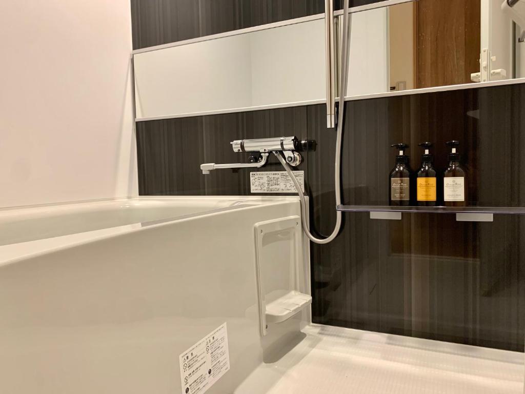 Koupelna v ubytování 利々 京都 lili hotel kyoto