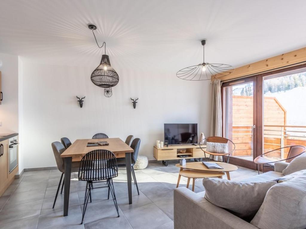 Зона вітальні в Appartement La Plagne-Tarentaise, 3 pièces, 6 personnes - FR-1-351-125