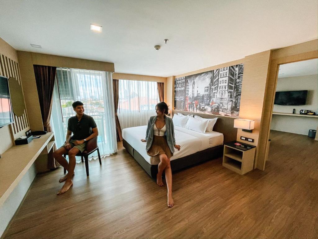 GLOW Pattaya - Resim 39