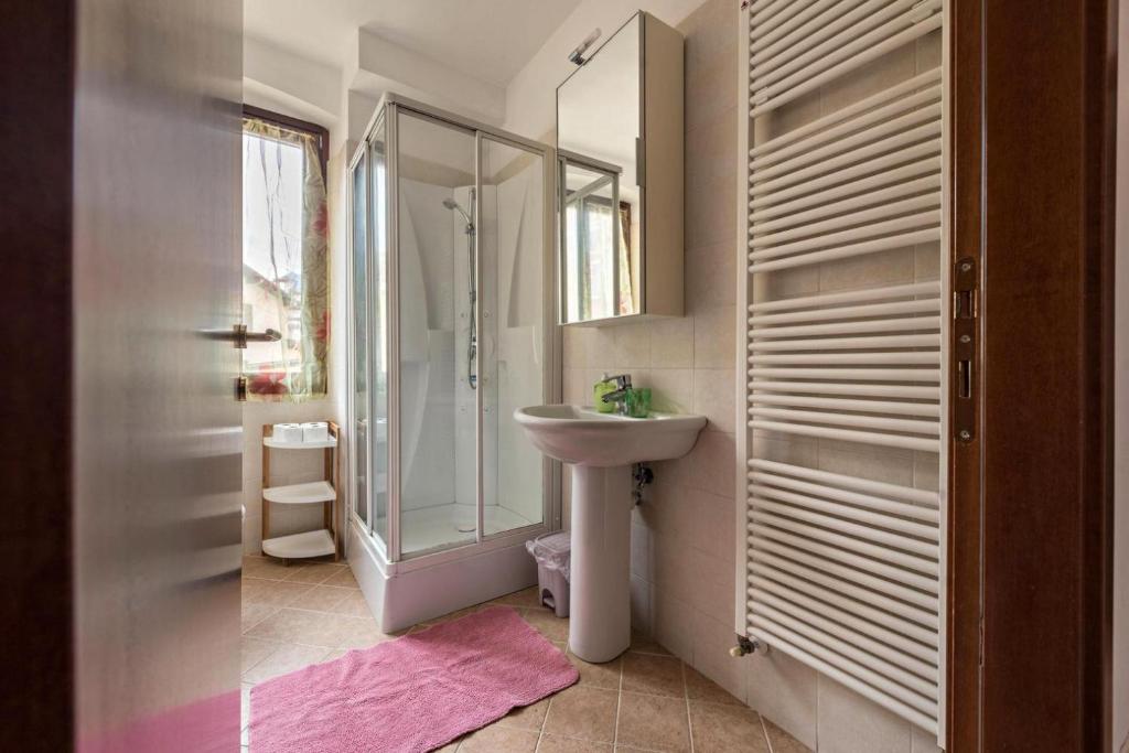 Koupelna v ubytování la casa del borgo con parcheggio