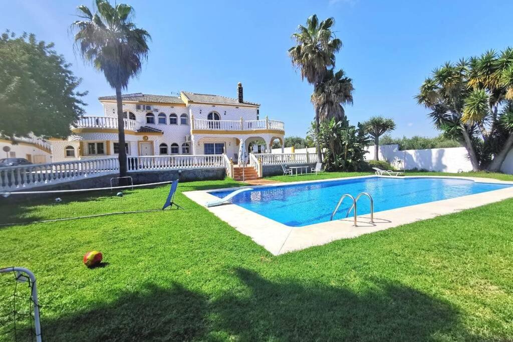 Villa grande piscine jacuzzi 5 min de la mer, Málaga ...