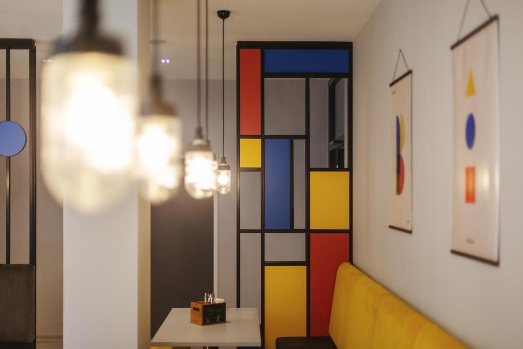 Holiday Inn - the niu, Form Stuttgart Feuerbach by IHG