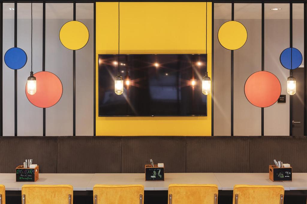 Holiday Inn - the niu, Form Stuttgart Feuerbach by IHG - Resim 18