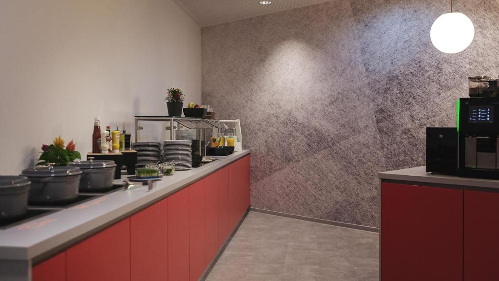 Holiday Inn - the niu, Form Stuttgart Feuerbach by IHG - Resim 22