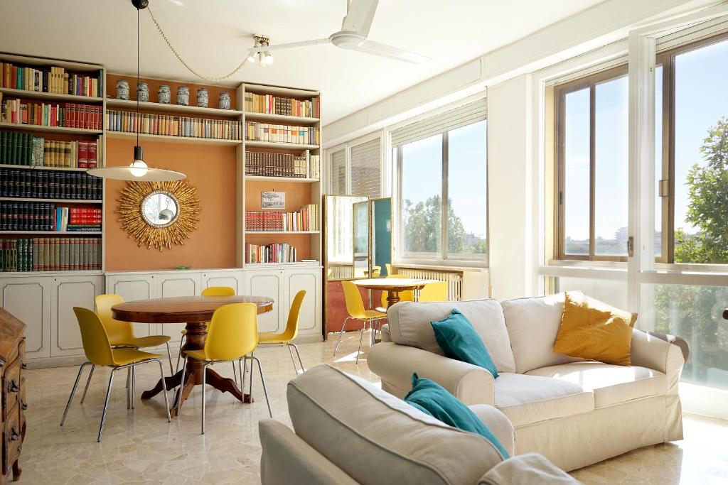 Khu vực ghế ngồi tại Family Dream Penthouse