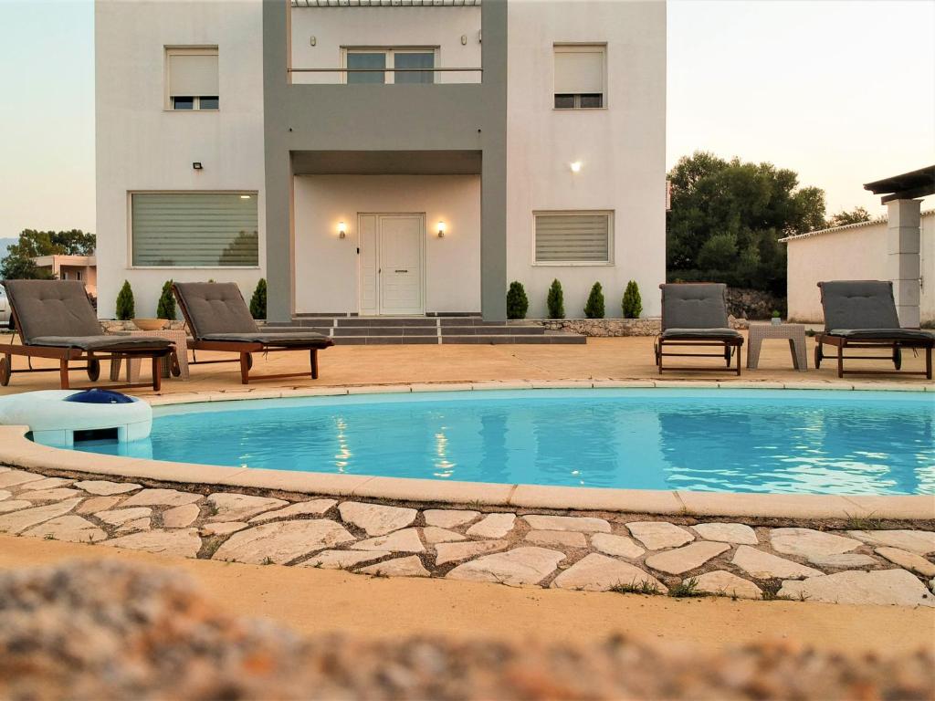 Grey Haven Luxury Villa - Villa