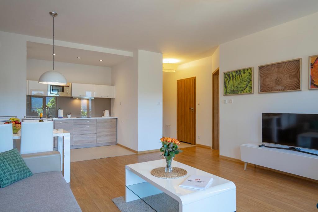 Kuchyň nebo kuchyňský kout v ubytování RentPlanet - Apartamenty Górna Resorts