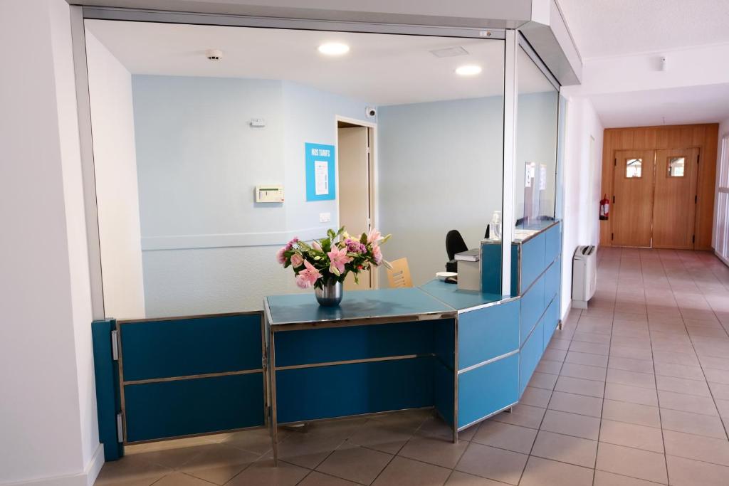 Vest&iacute;bul o recepci&oacute; de Kyriad Direct Perpignan - Aeroport