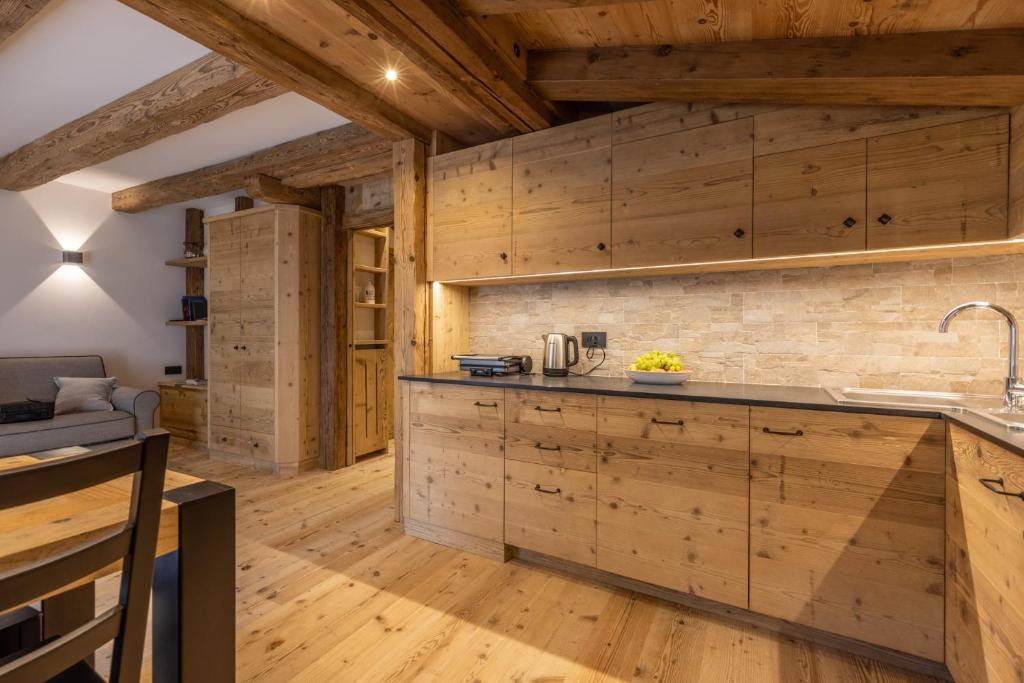Kuchyň nebo kuchyňský kout v ubytování Lino Deluxe Suite