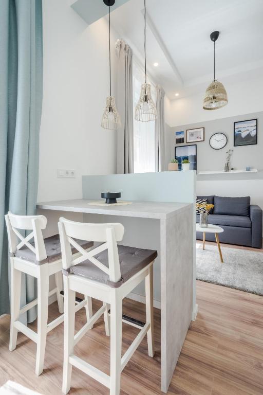 Posedenie v ubytovaní A13- Boutique Apartments, Best Location, by BQA