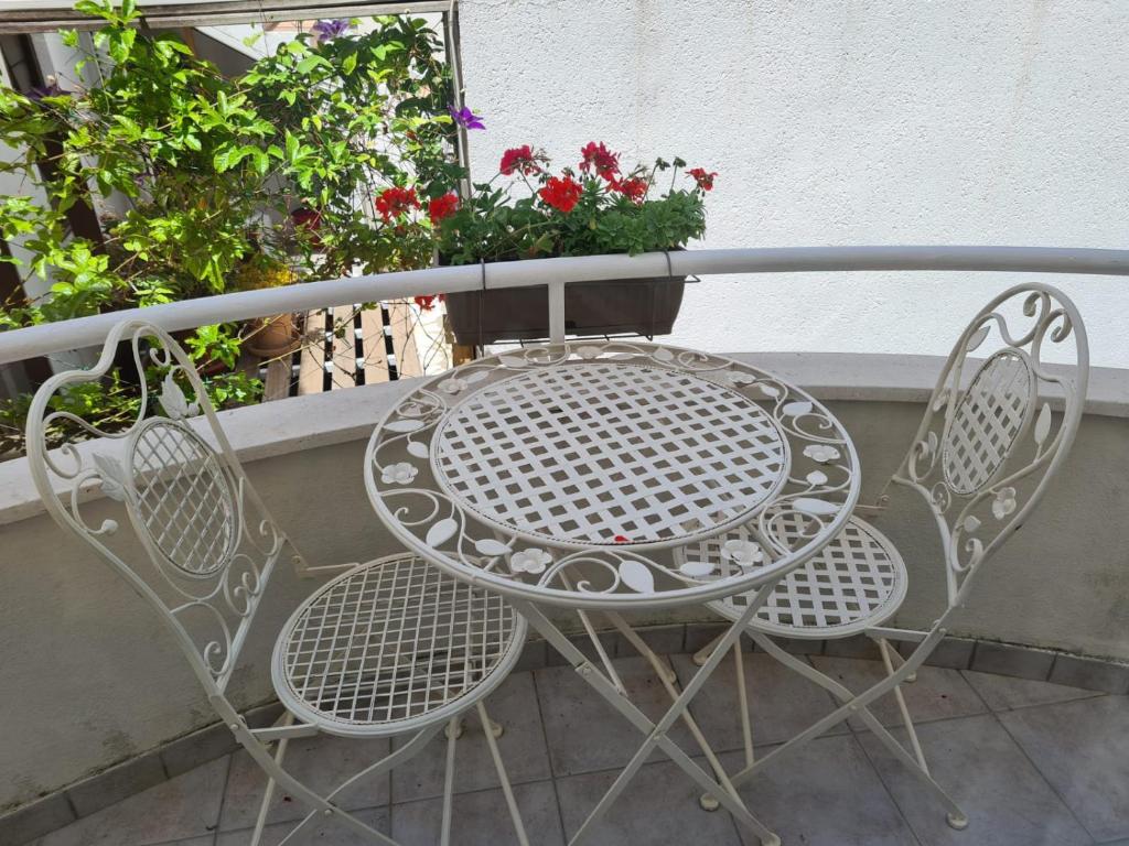 Balkón nebo terasa v ubytování Apartments Adrion