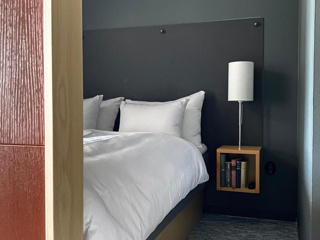 Postel nebo postele na pokoji v ubytování Mornington Hotel Bromma