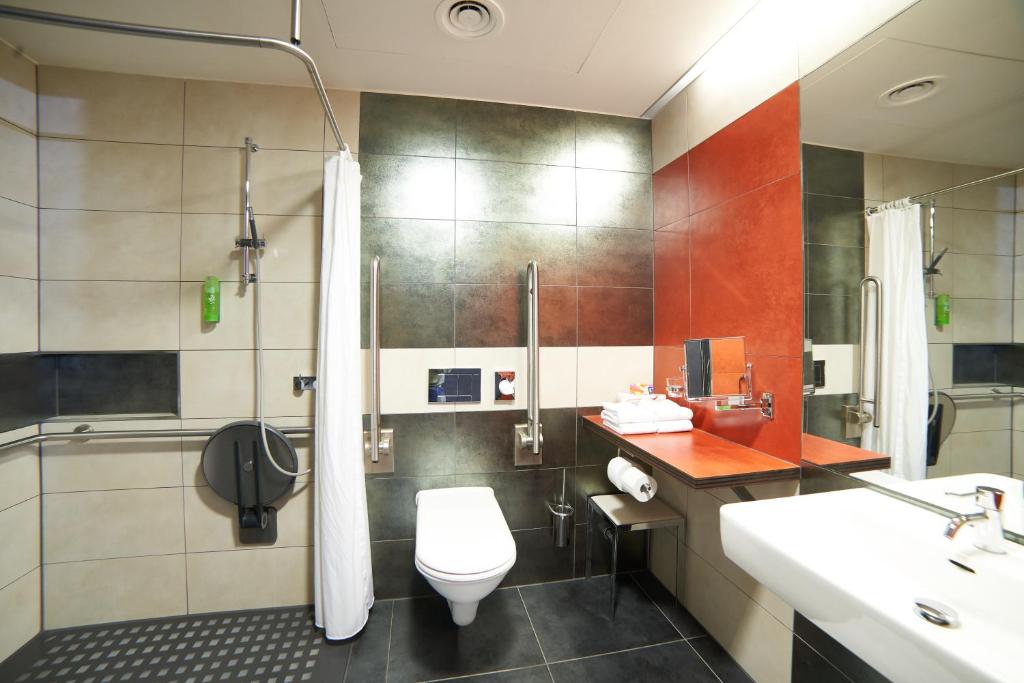Koupelna v ubytování Hotel Maxlhaid