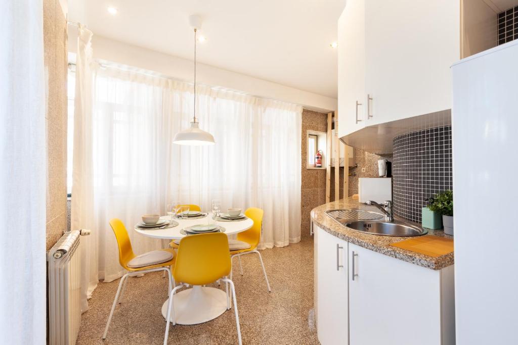 Kuchyň nebo kuchyňský kout v ubytování D&S - Ribeira Premium Apartments