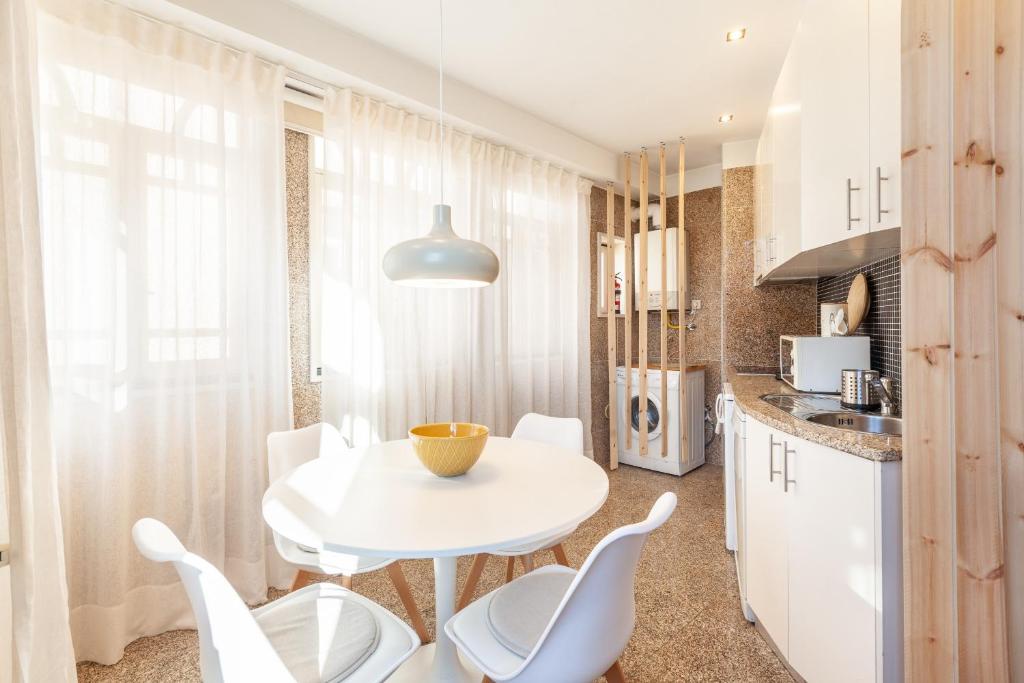 Kuchyň nebo kuchyňský kout v ubytování D&S - Ribeira Premium Apartments