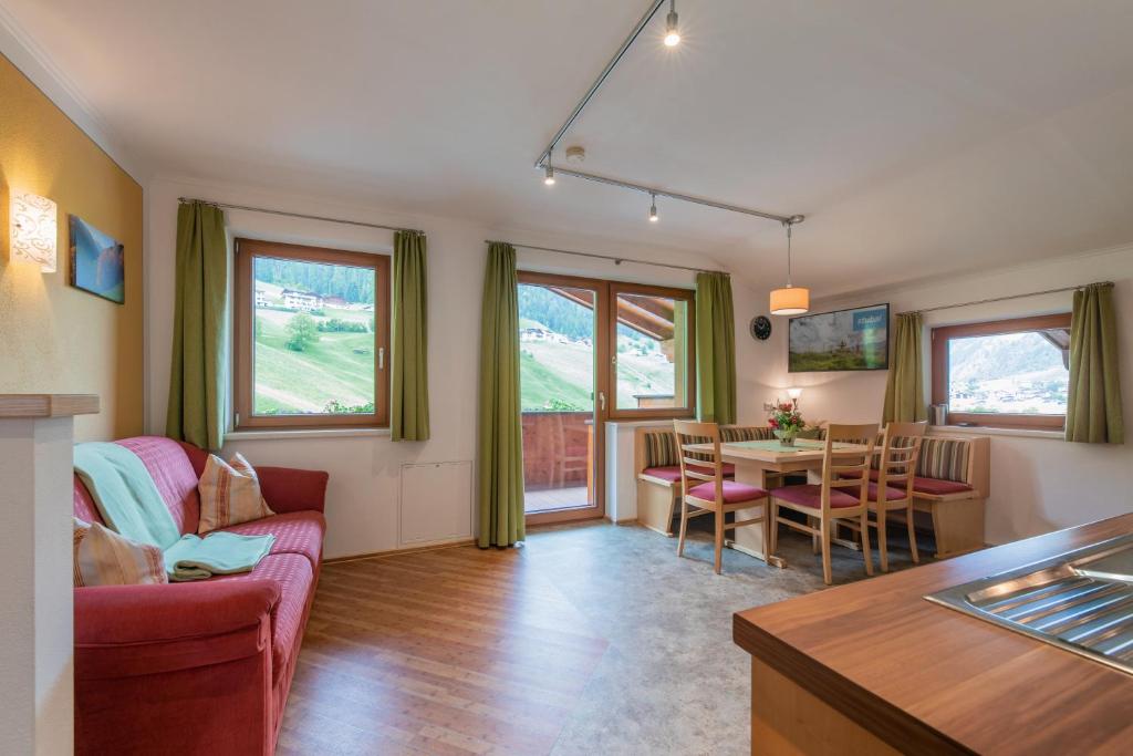 A seating area at Haus Rosmarie