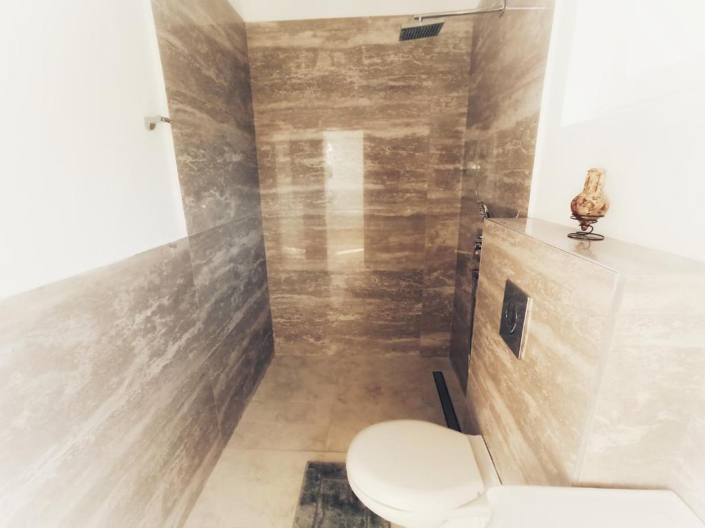 Almond Apartments - 17