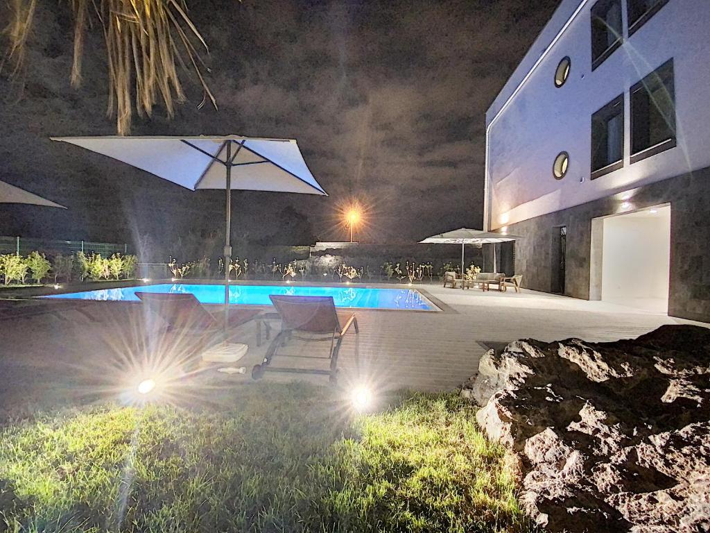 Bazén v ubytování CFS Azores Guest House nebo v jeho okolí