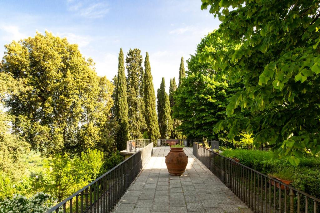 Vonkajšia záhrada v ubytovaní Villa Montarioso